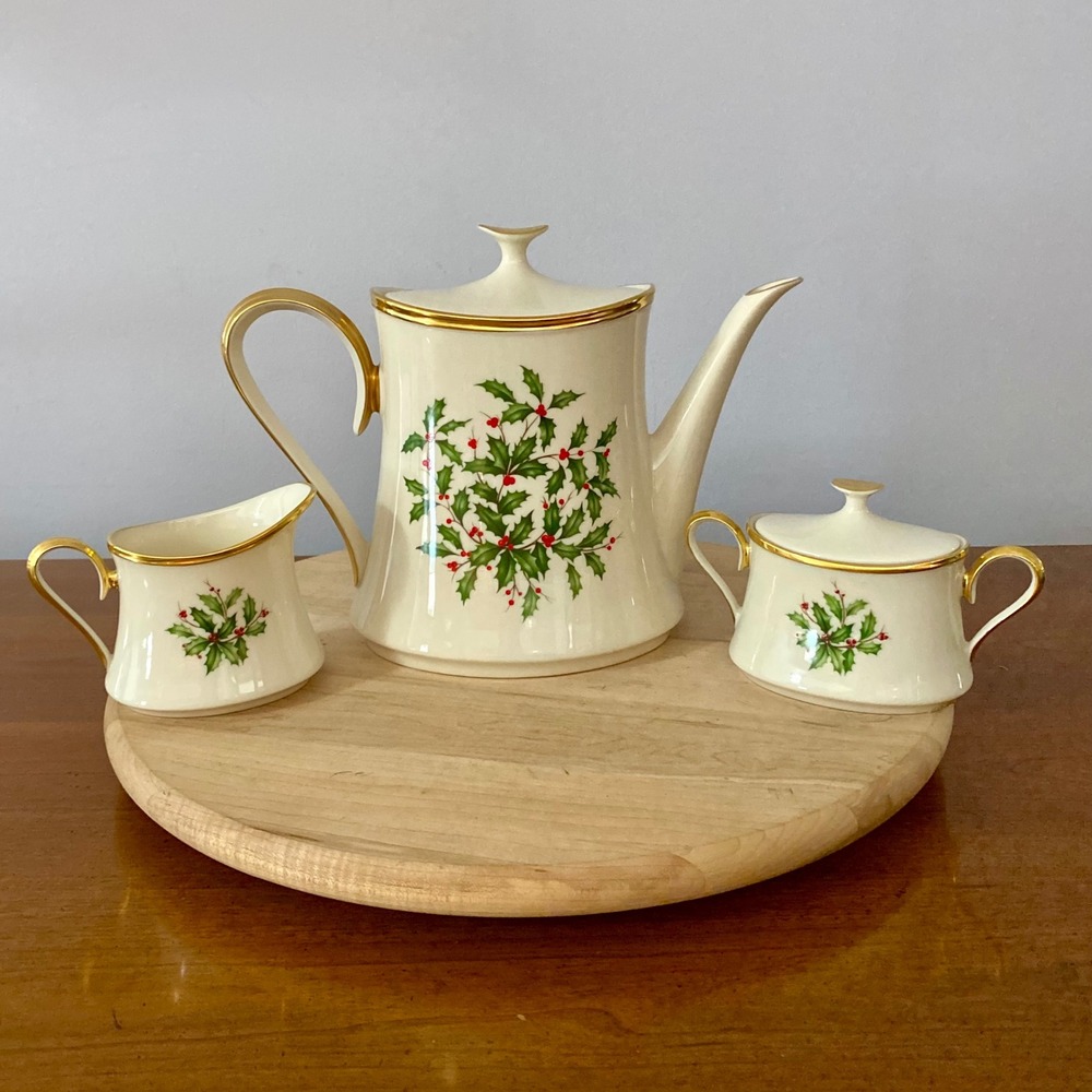Lenox Holiday Coffee Pot Creamer & Sugar Bowl 3 Pc Set Holly Berry Gold Trim USA